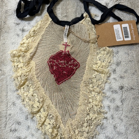 RARE Magnolia Pearl European Cotton and Lace Embroidered Blessed Heart Jabot - Picture 2 of 3